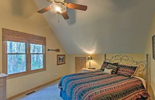 Spacious Maggie Valley Cabin with Hot Tub and MTN View - Foto 17