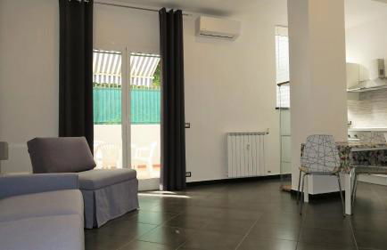 Karina, to the beach with terrace and private parking - Foto 7