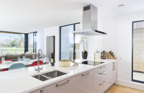 Roof terrace lakeside with access into Spa on a nature reserve Water Garden 9 WG9 - Foto 3