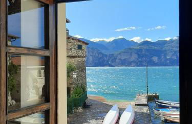 Klimt's Mill overlooking Port - Foto 16