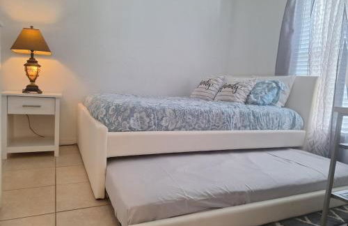 Home 3 beds 1 full bath 1 half bath Port Charlotte near beach - Foto 24