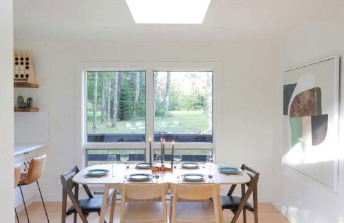 Modern Hideaway with Deck and State Forest Access - Foto 19