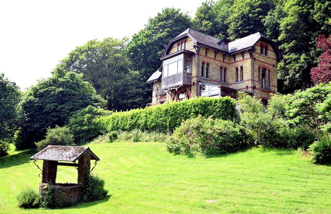 A Beautiful Art Nouveau House With an Enormous Garden - Foto 37