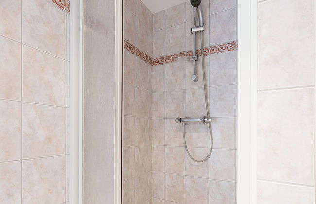 Holiday Home with Sauna, Garden, Terrace, BBQ & Fireplace - Foto 24