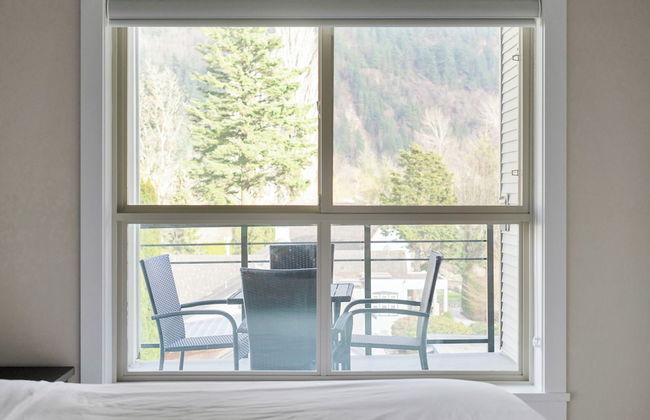 Breathtaking Bliss 2BR Penthouse - Photo 6