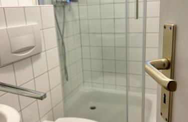 Purple Escape Balkon Netflix zentral - Foto 22