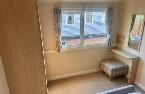 Two Bedroom Willerby Caravan Located in Uddingston, Glasgow at Maryville Caravan Site - Photo 11