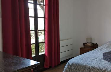 Au chalet d'Illiers Combray, grand jardin arboré - Foto 30