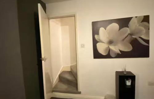 Cosy 2 Bed House - Sleeps 3 Parking & Garden - Foto 29