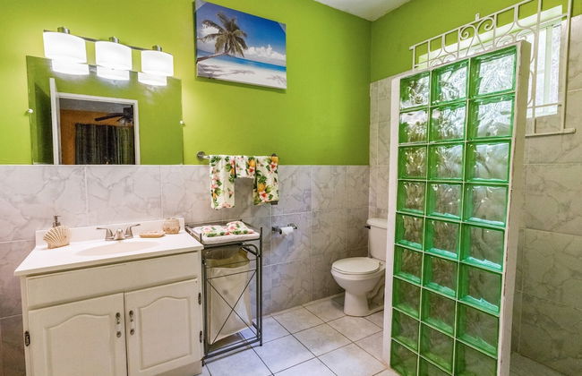 YanceyLargo- 4BR Villa Jacuzzi & Mountain Views by RedAwning - Foto 17