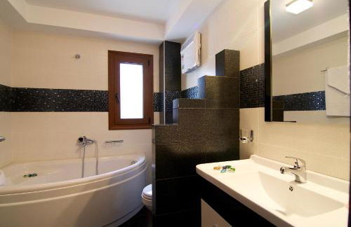 Real Dream Villas, Cretan Gems with SeaViews, By ThinkVilla - Photo 55