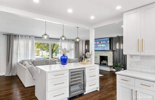 Casa 22 Luxury & Modern 3BD 2BA Home in Skokie - Photo 11