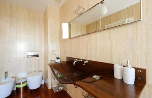 Skyview 2BR with Balcony and Garage - Foto 67