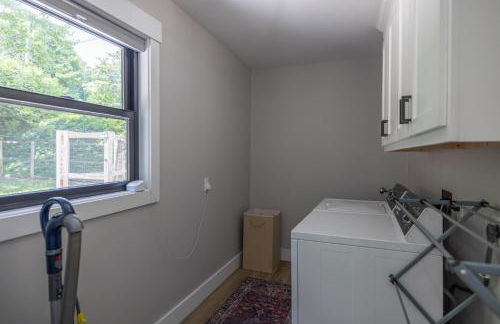 Mid-century Modern Impeccable Remodel with Hot Tub - Foto 3