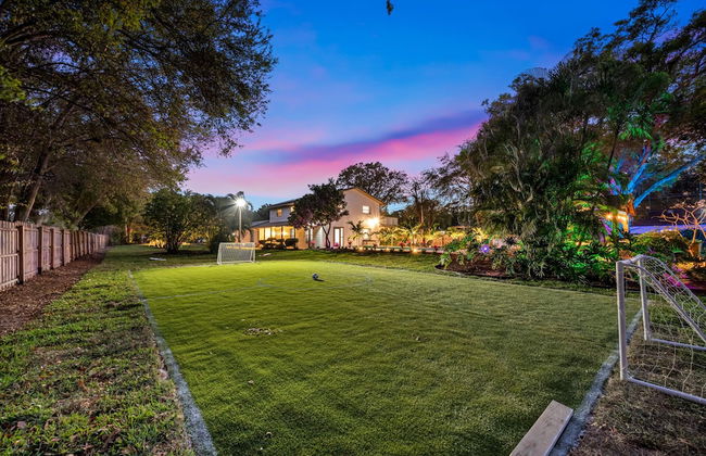 Luxe Largo Retreat: Pool, Games, Basketball & More - Foto 21