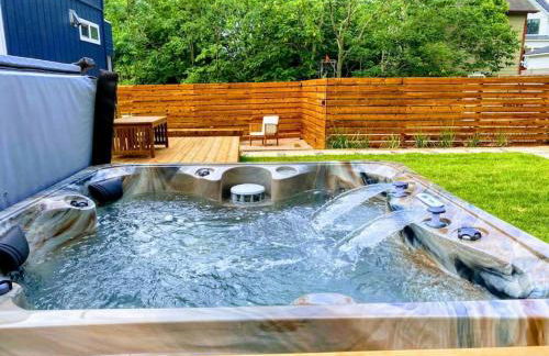 HGTV Featured Tiny Home w Hot Tub Near East 6th St - Foto 19
