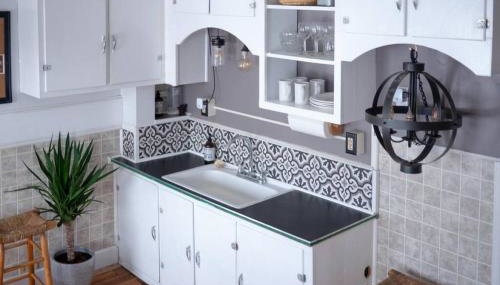 Bohemian Compound with Hot Tub - Foto 5