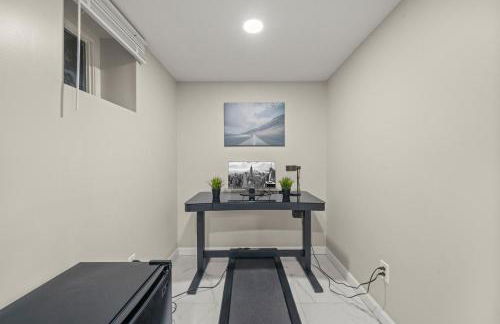 5MIN walk NYC Train Massage Chair Sleeps 12Plus - Foto 32