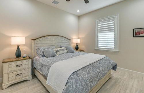 3 Mi to Naples Beach! Couples Resort Getaway - Photo 12