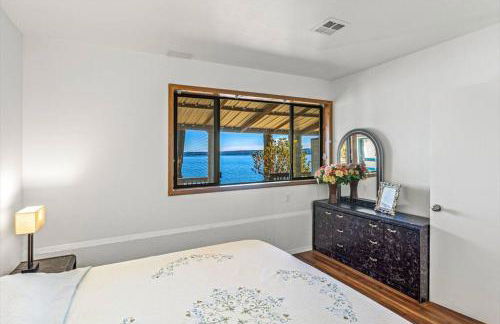 4BR waterfront home with beach access and views - Foto 9