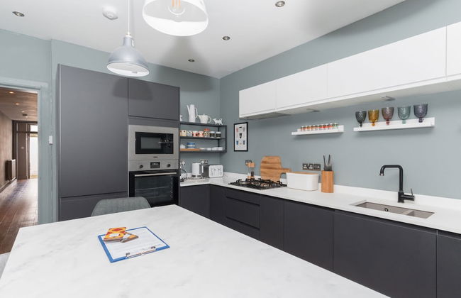 Beautiful & Bright 2BD Flat - Haymarket - Photo 11