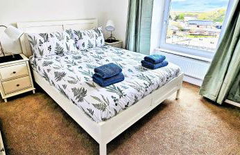 Harbour & Mountain Views, Porthmadog House, Sleeps 9, 4 Bedrooms, Two and Half Bathrooms - Photo 9