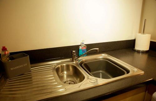 Newly refurbished 1 bed first floor apartment with wifi - Foto 8