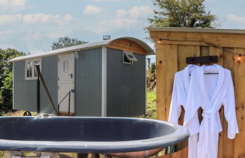 Bosulla Shepherds Hut - Photo 18