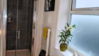 Super sunny studio with own terrace & parking - Photo 5, towels, Shower