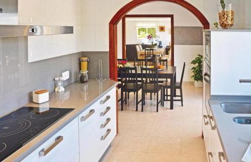 5 Bedroom Stunning Home In Lluchmajor - Foto 4