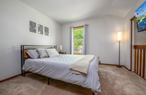 Quiet 2-Bedroom Condo with Garage and Fast Wi-Fi - Foto 6