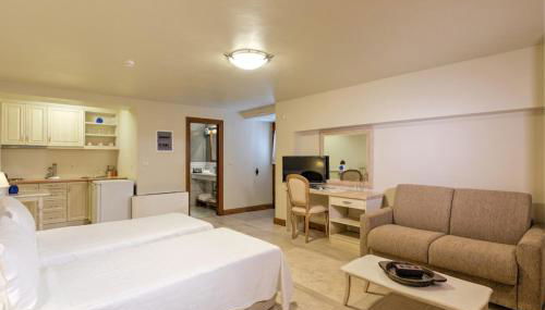 Mare Monte Luxury Suites - Photo 2