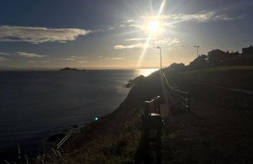 KINGHORN - Private Room, own entrance, ensuite, sunroom & Views - Foto 18