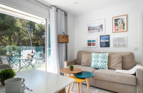 Sunny apartment 1B with balcony & pool in canyamel - Photo 10