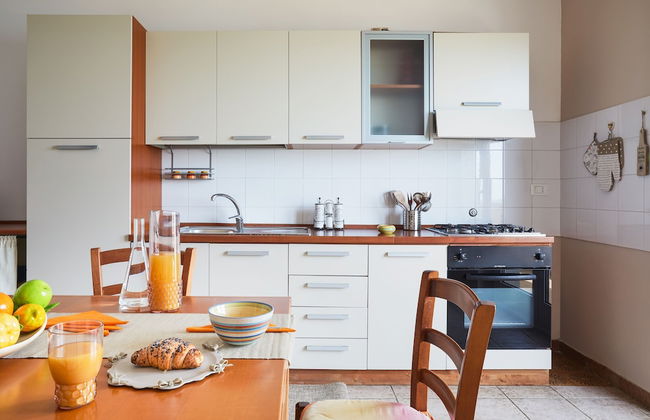 Orizzonte Casesicule, Fantastic Sea View with Balcony and Big Windows, Wi-Fi - Foto 9