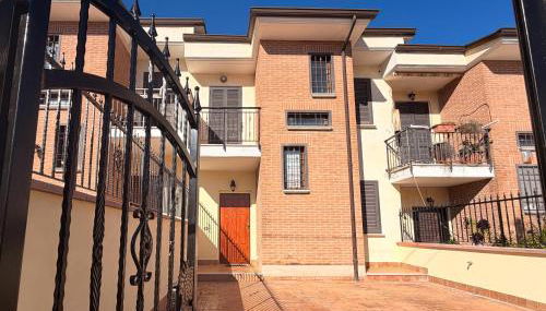 RESIDENZA I GIRASOLI - Spacious private house near the sea, quiet residential area - Lido dei Pini ANZIO - Foto 2