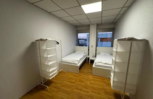 Dreieich Wohnung 10 Personen - 6 Einzelzimmer Parkplatz LKW - Foto 13