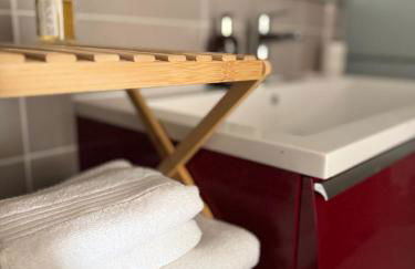 LA PROVENCE - '' TRAVELLER AWARD 2026 '' - Charming modern family apartment, pool & private parking near Avignon, fully renovated with interior-architect design - Foto 21