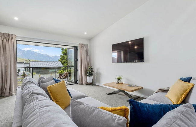 Bright, Modern, Plush - Brand New Townhouse - Foto 14