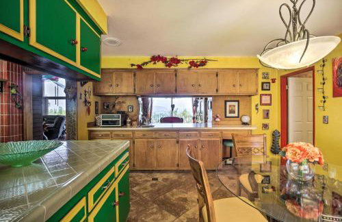 Colorful El Cajon Gem Deck, Garden and Valley Views - Foto 13