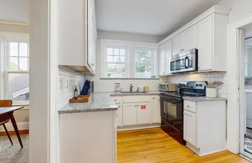 Spacious duplex with private balcony, washer & dryer, and WiFI - Foto 10