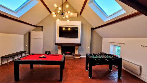 La Villa 1848 by Vindihouses - piscine chauffée - sauna - billard - babyfoot - Foto 3, Game Room