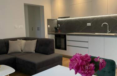 Penny Epetium - Foto 4