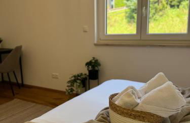 Neubau, Bergpanorama, gute Lage, Tiefgarage - Foto 12