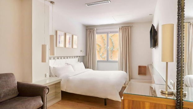 Vasanta Hotel - Photo 4, Room