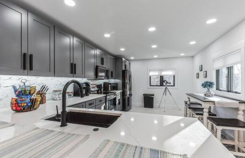 RiverEdge Haven Hot Tub, 5 Beds, Kayaks Near ND - Foto 25