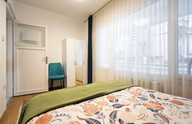 Charming 3-bedroom Apartment in the Heart of Kadıköy - Photo 42