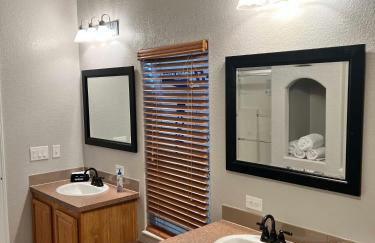 Parker Strip Pool House | Private Pool • Game Room • River Access - Foto 8