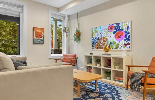 Central DC 5-BR Townhome - Walk to METRO-rail - Foto 1