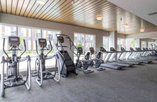 Lux Penthouse Skyline, Views Gym , Free Parking & Wifi - Photo 31